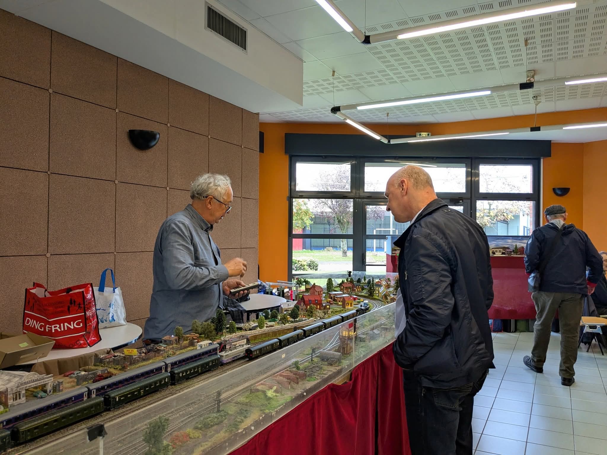 Bruno en pleine explication d'un admirateur David D