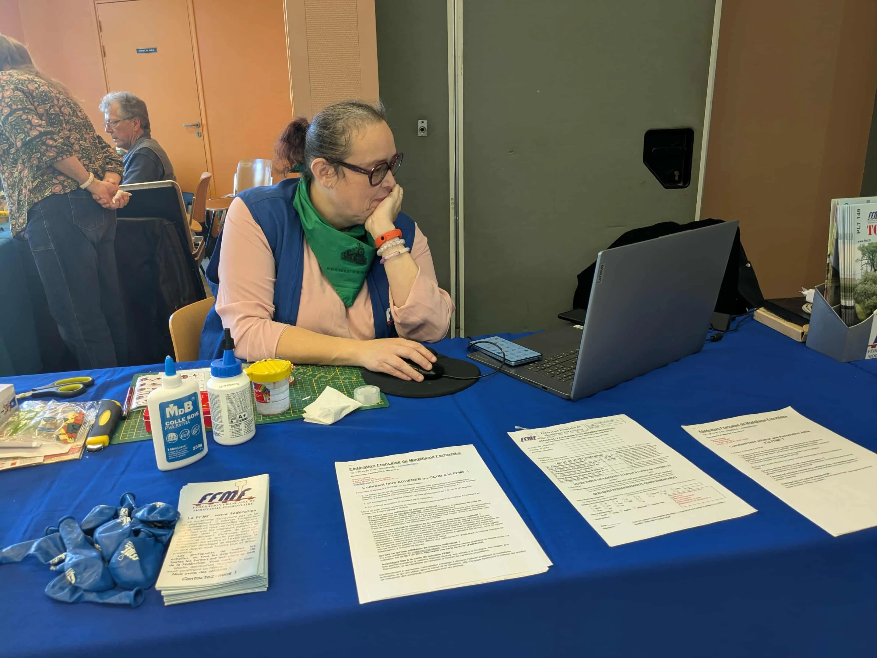 Sandra fidèle au poste .